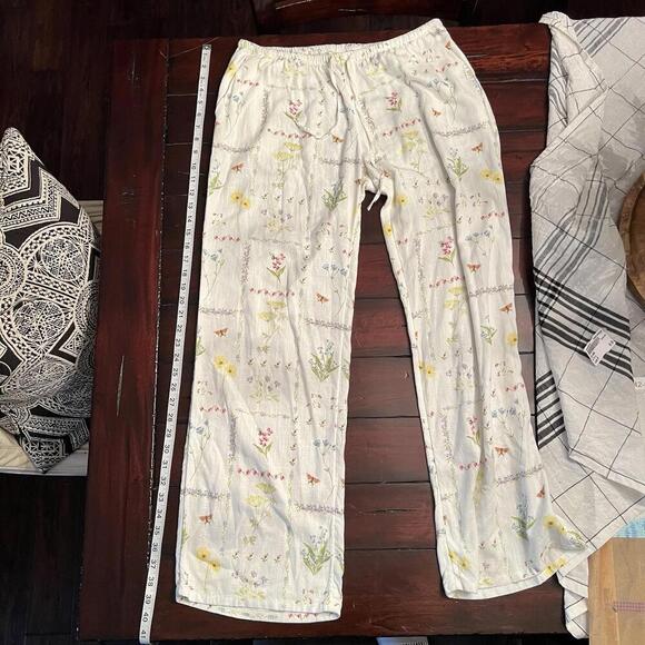 H&M Divided Women's Lightweight Floral Print Cream Pants Size Medium - Picture 9 of 10